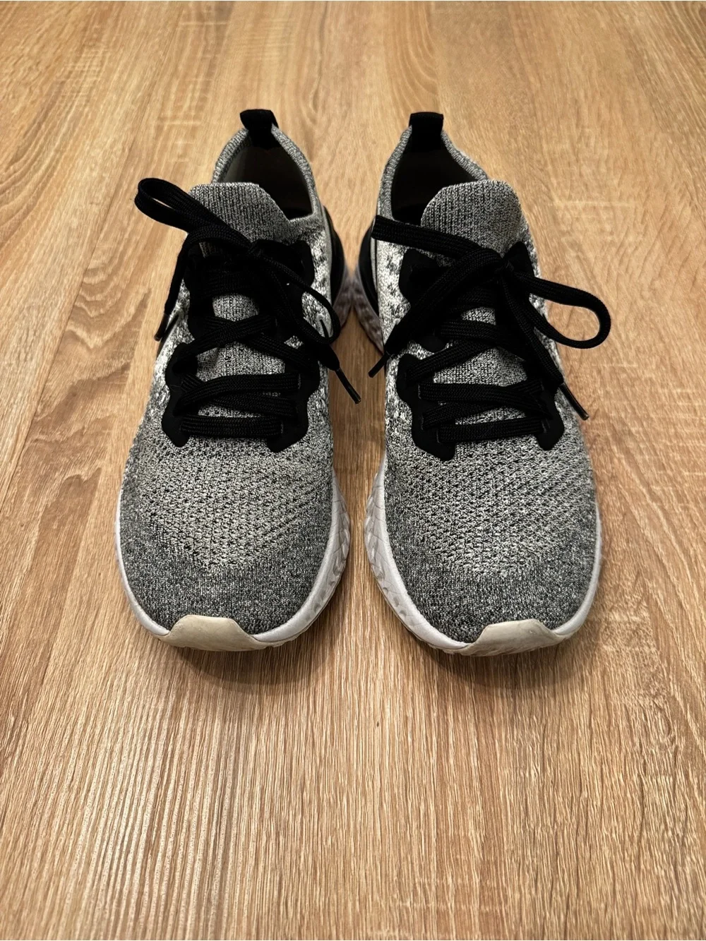 Nike Epic React Flyknit 2 Oreo Women’s Size 9.5 Running Shoes BQ8928-101